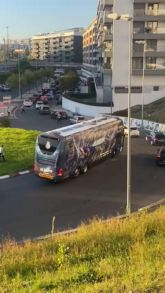 FC Porto já está no Estádio da Luz