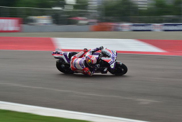 Miguel Oliveira 16.º nos primeiros treinos livres no Japão