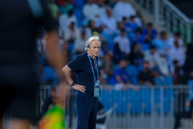 Em direto: Al Hilal de Jorge Jesus em campo