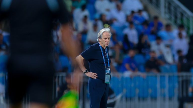 Em direto: Al Hilal de Jorge Jesus em campo