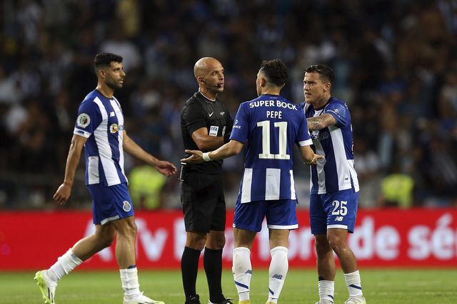 Benfica-FC Porto: os jogadores que disputaram a Supertaça mas já não entram nas contas