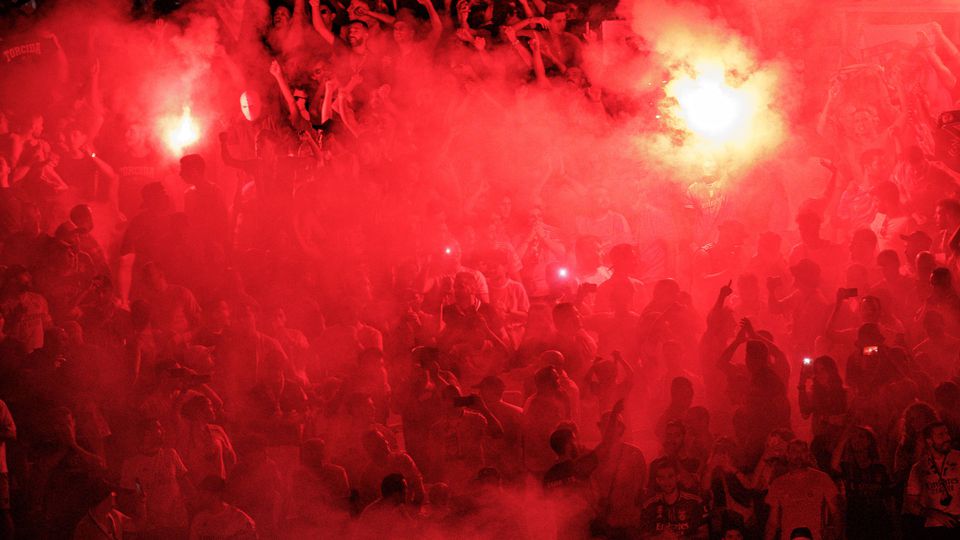 Dois detidos por venda inflacionada de bilhetes para o Benfica-FC Porto