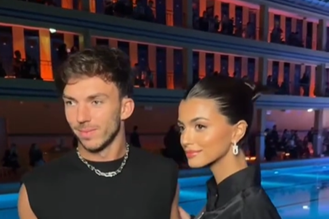 Francisca Cerqueira Gomes com Pierre Gasly na Fashion Week de Paris