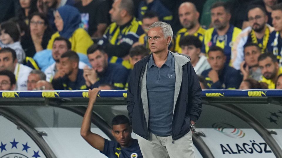 Liga Turca: Mourinho vence e aproxima-se do 1.º lugar