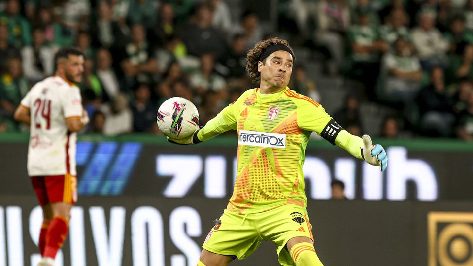 Aves SAD: Ochoa convocado para a Liga das Nações da CONCACAF