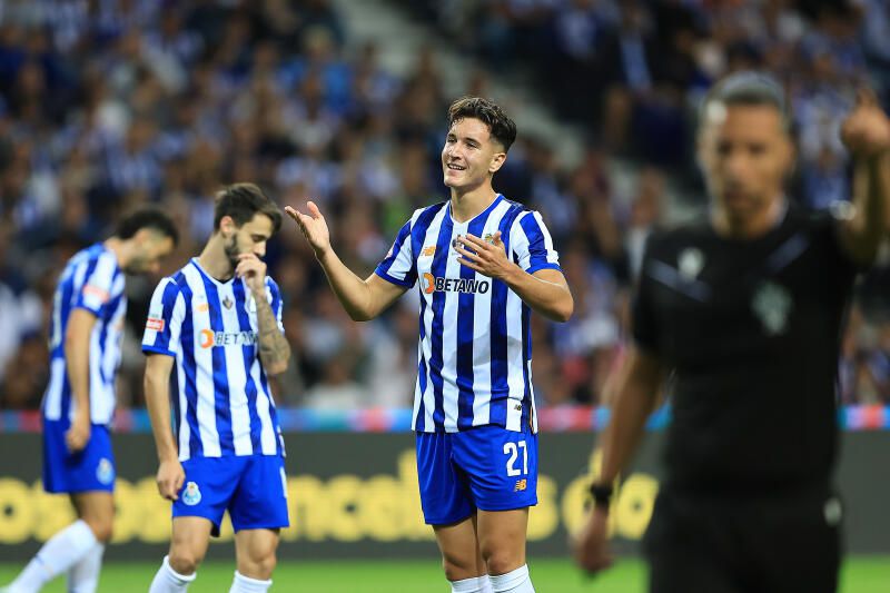 FC Porto: Deniz Gul abandona seleção turca devido a lesão