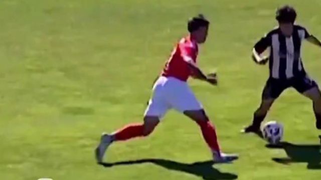 Ui, até lhe trocou os olhos! Finta de craque no Benfica Campus