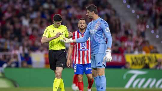 Courtois terá sido alvo de saco com dejectos de cão