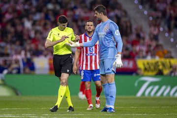 Courtois terá sido alvo de saco com dejectos de cão