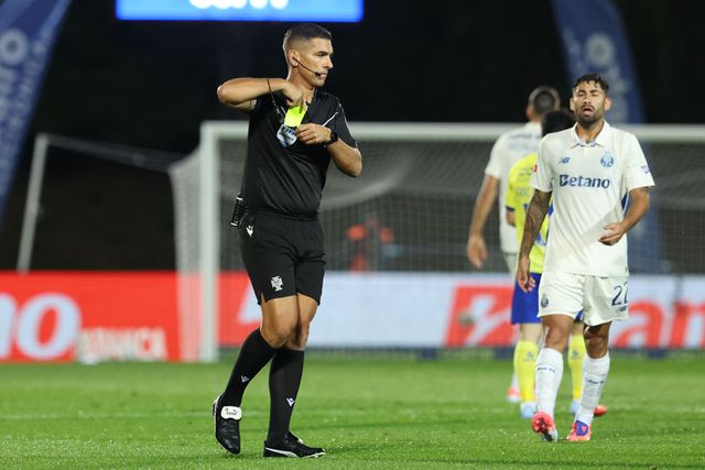 Fábio Veríssimo apitou o Arouca - FC Porto - FOTO: Catarina Morais/Kapta+