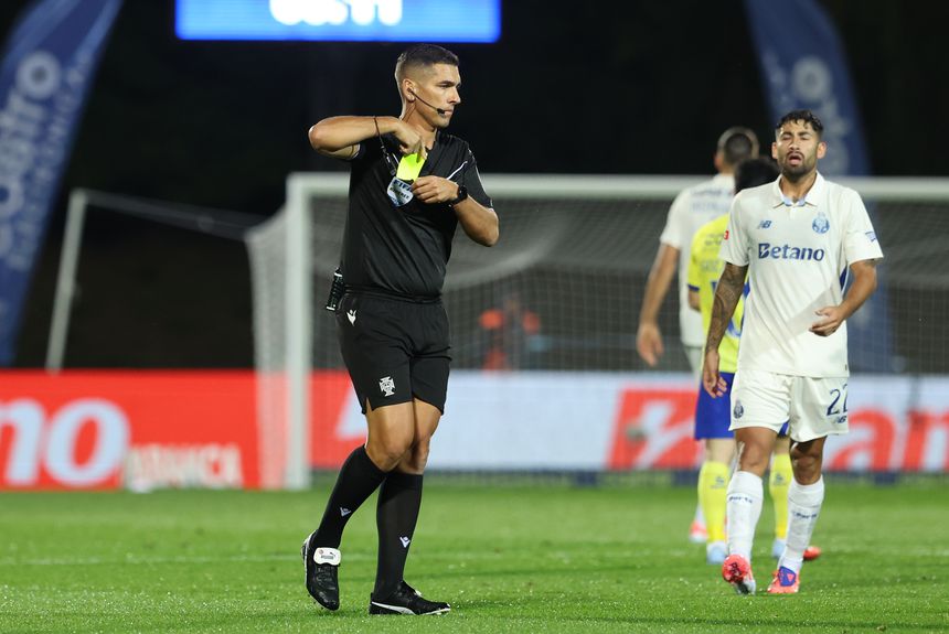 Fábio Veríssimo apitou o Arouca - FC Porto - FOTO: Catarina Morais/Kapta+