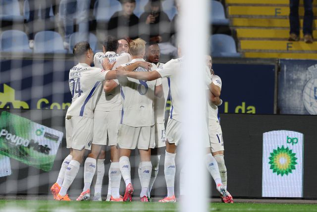 Menos um? Não há problema: FC Porto atropela Arouca e mantém registo perfeito