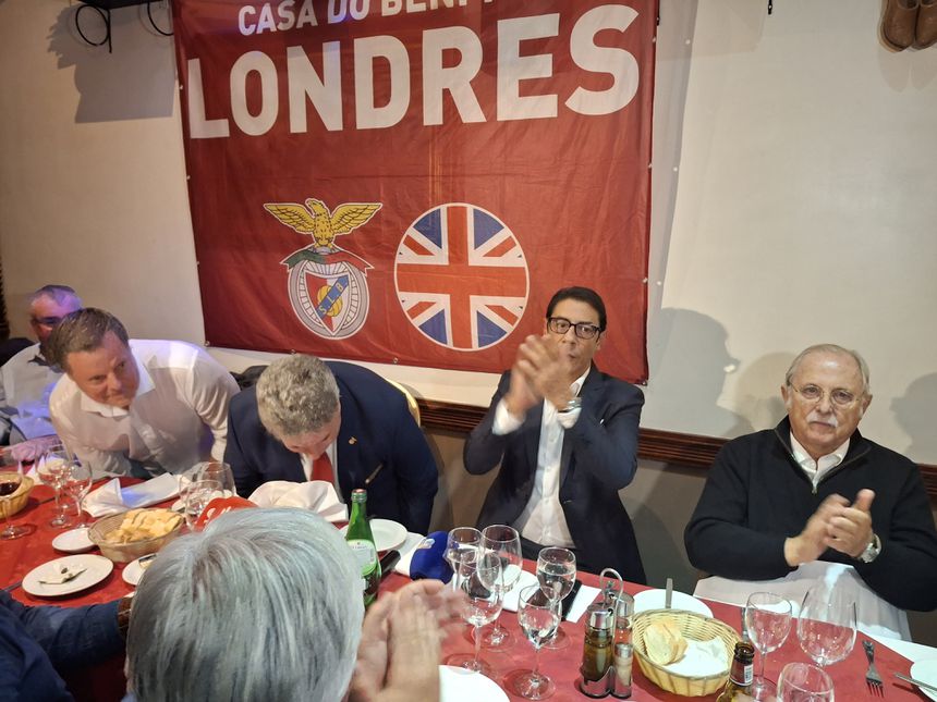 Rui Costa na Casa do Benfica de Londres (D.R.)