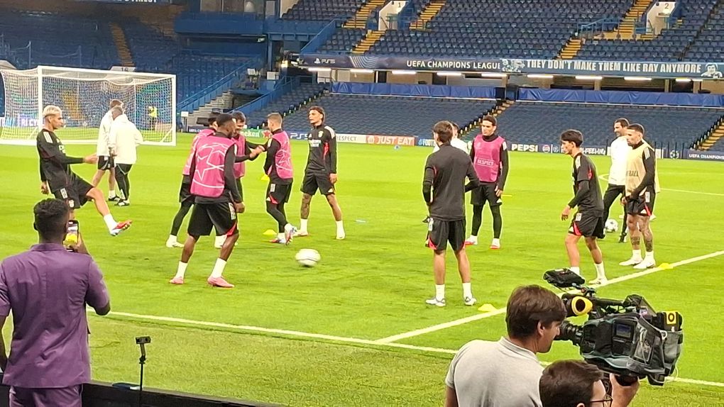 Treino do Benfica em Stamford Bridge (D.R.)