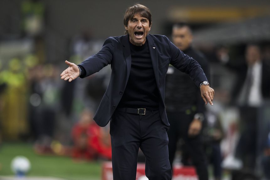 Antonio Conte, treinador do Nápoles
