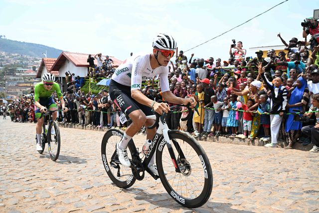 Isaac del Toro: «Pogacar disse-me para continuar a trabalhar duro»