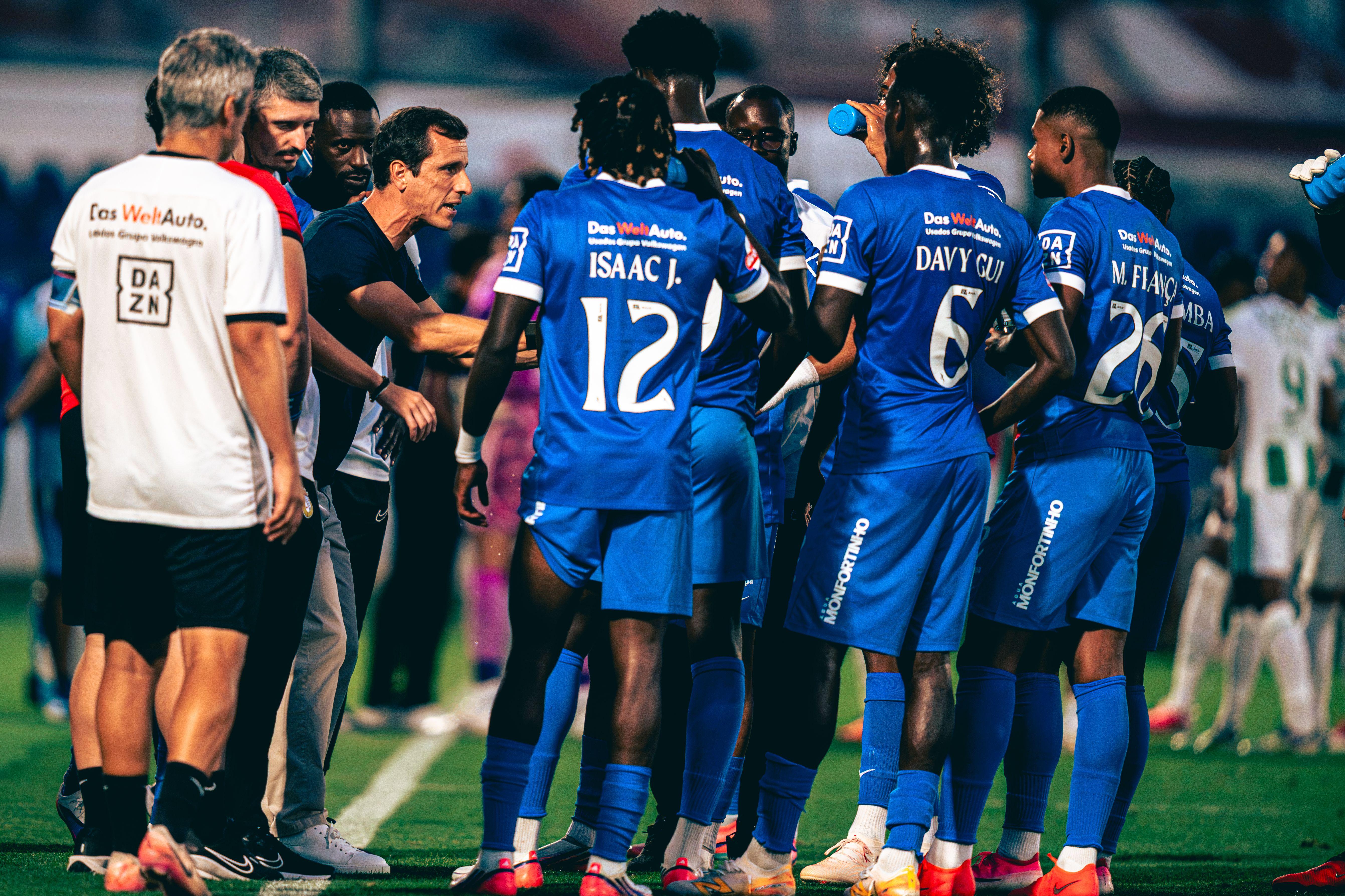 Sérgio Ferreira assumiu o comando técnico da equipa ribatejana esta época - Foto: Alverca SAD