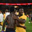 Vini Jr. com Irankunda após a vitória do Brasil diante da Austrália - Foto: X/Federação Australiana de Futebol