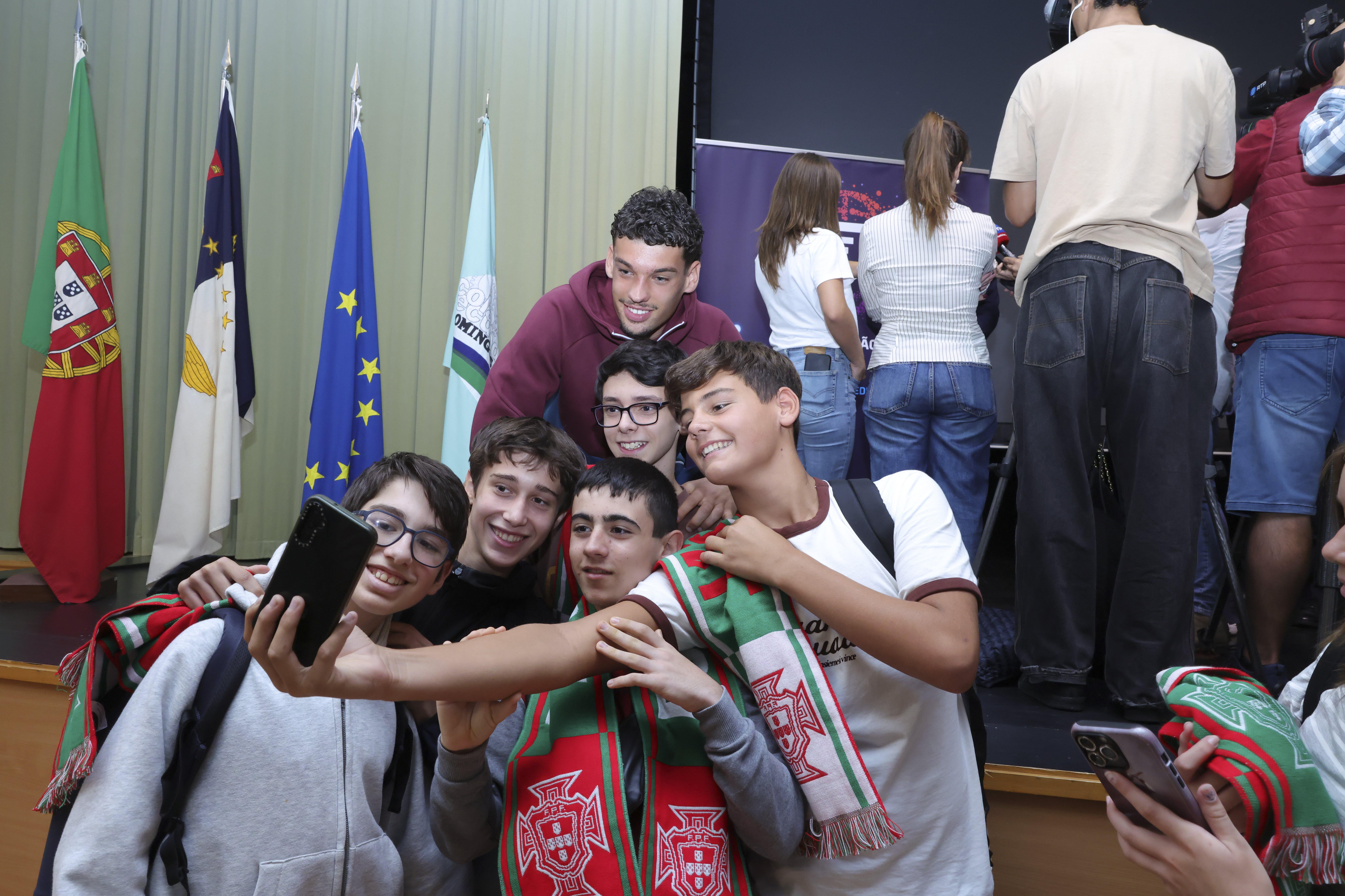 João Afonso marcou presença na escola que frequentou enquanto aluno - Foto: FPF