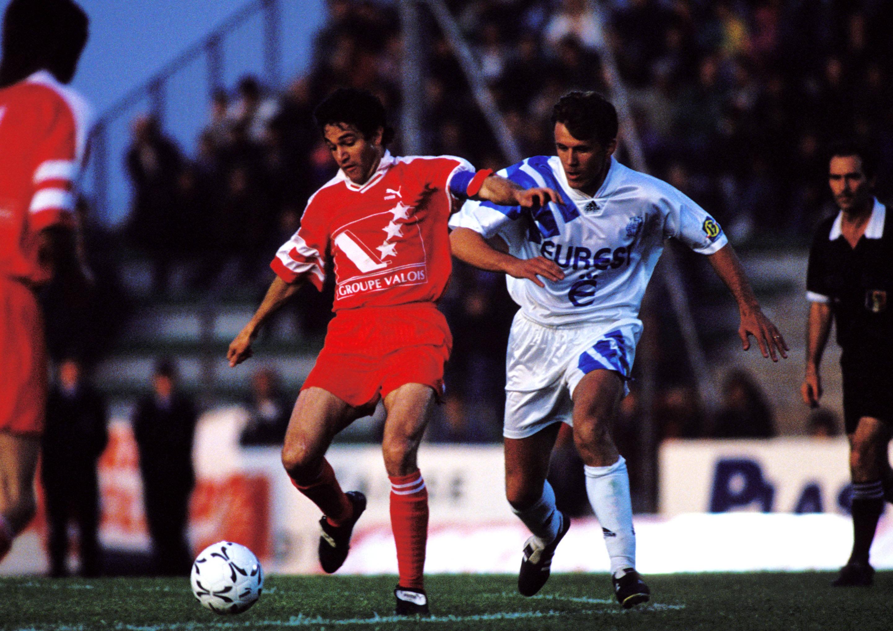 1993: Marselha e Valenciennes. Escândalo estourou poucos dias antes da final da Taça dos Campeões Europeus. Valenciennes revelou uma tentativa de suborno do Marselha. Acusações ​​de oferta de dinheiro a vários jogadores do Valenciennes para que relaxassem