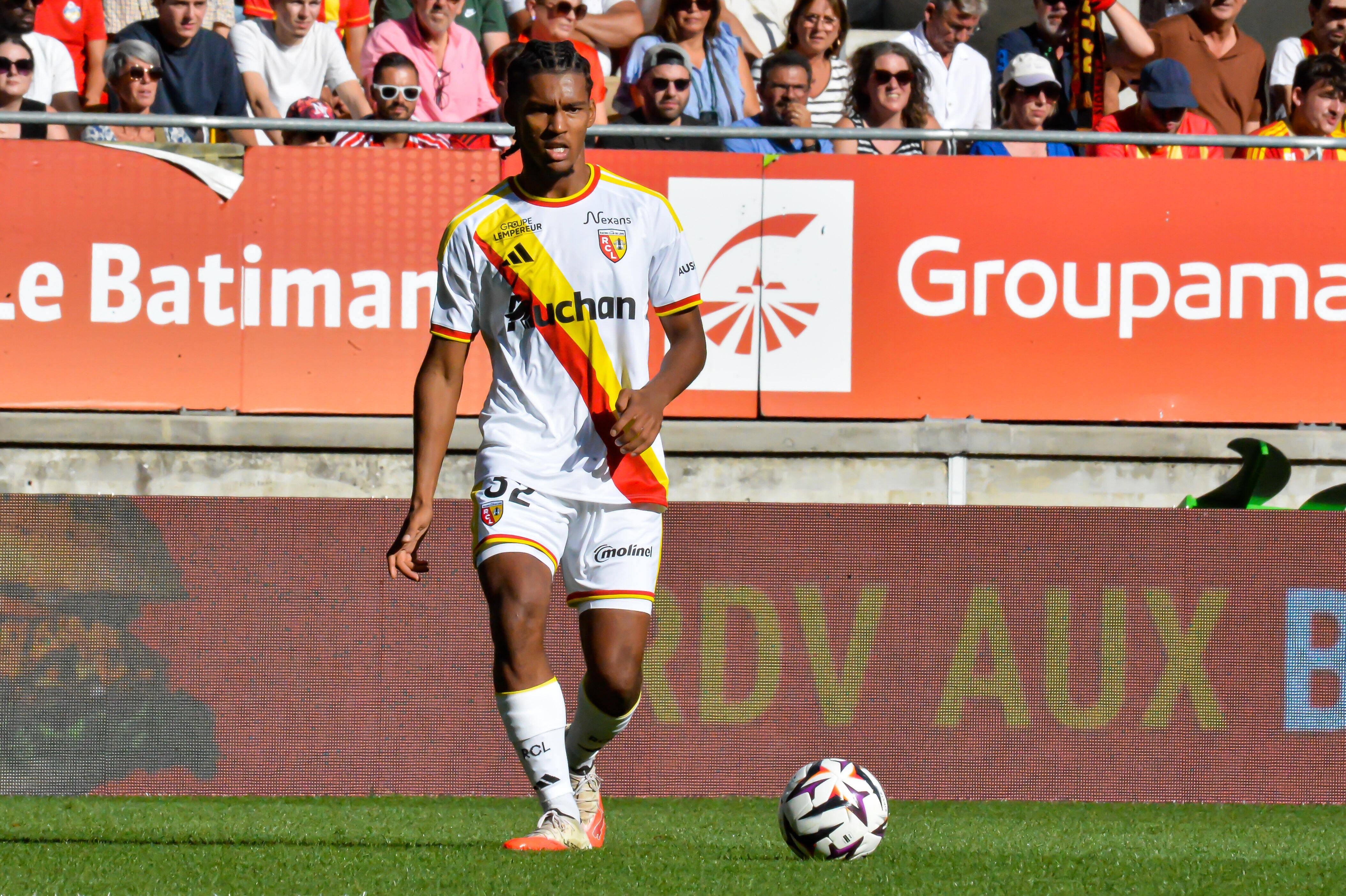 Kyllian Antonio, 18 anos, central do Lens - valor de €10 milhões (foto Imago)
