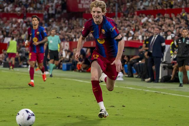 Anthony Gordon em ação pelo Barcelona