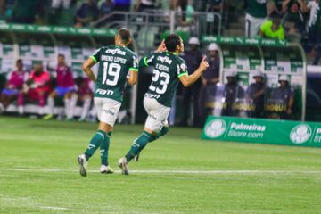 Palmeiras vence Bahia e é 2.º à condição, Luis Suárez nos quatro golos do Grémio