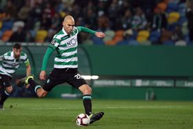Sporting felicita Bas Dost em dia de aniversário