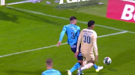 Vídeo: O penálti que adiantou o FC Porto no marcador