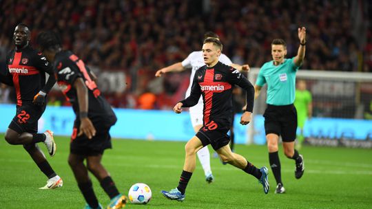 Leverkusen recupera liderança com golaço de Wirtz (vídeo)