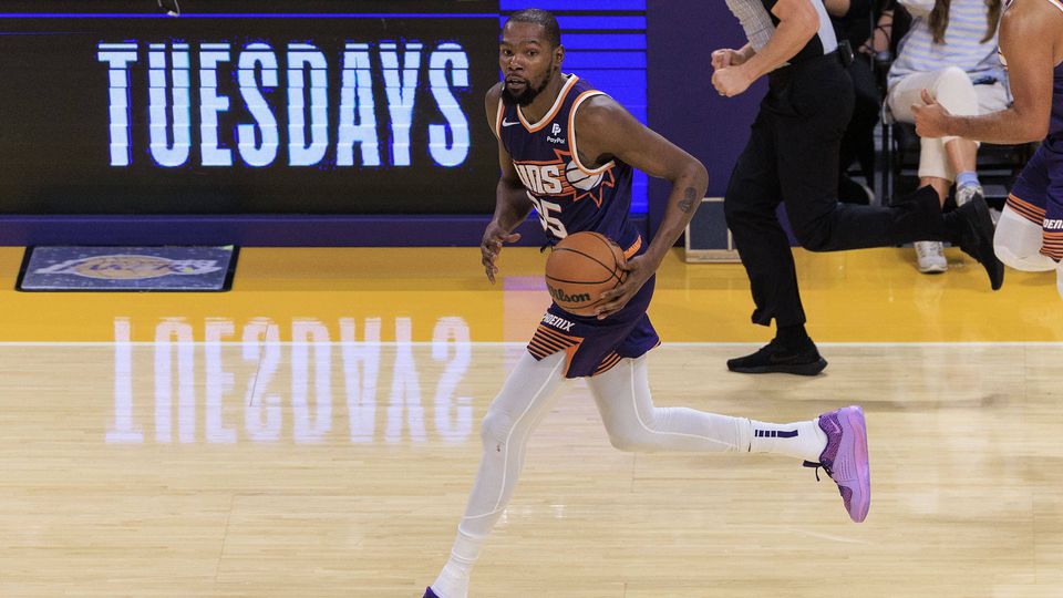 NBA: Durant lidera Suns, LaVine com prémio amargo, Grizzlies no fundo