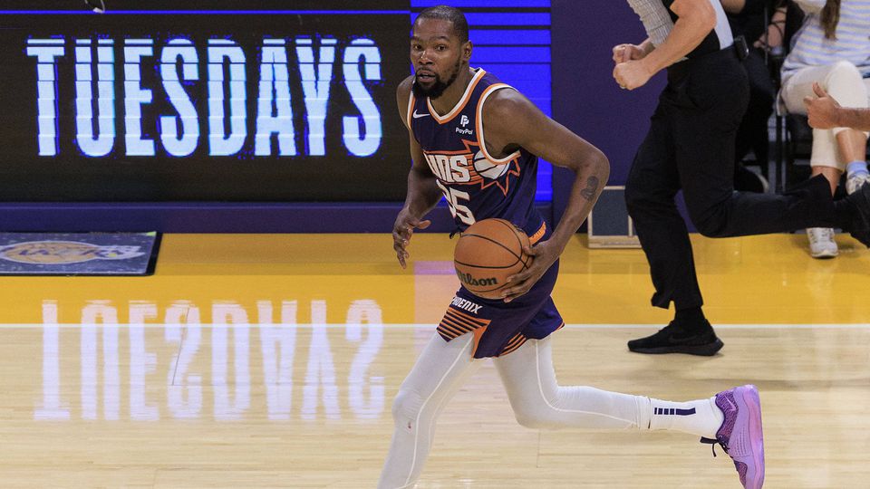 NBA: Durant lidera Suns, LaVine com prémio amargo, Grizzlies no fundo