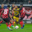 Eintracht de Buta mete travão ao Borussia em jogo recheado de golos (veja o resumo)