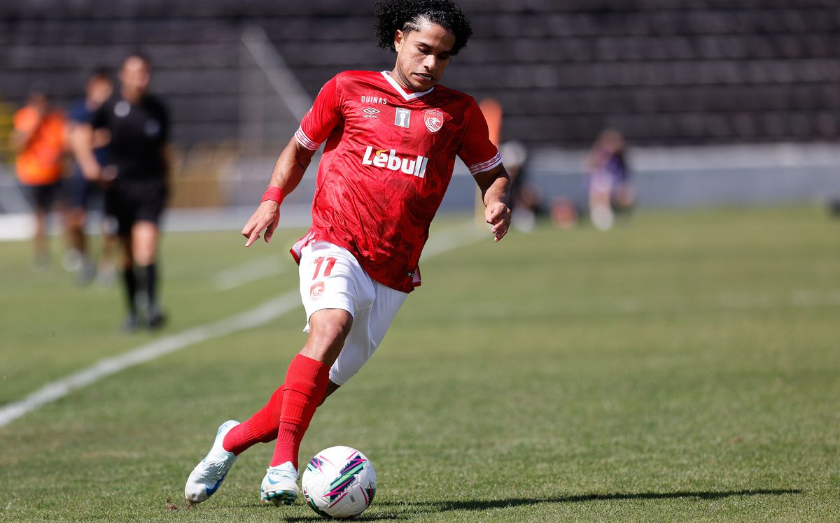 Santa Clara-SC Braga, 0-2 Gabriel Silva, talento a crescer nos Açores (os destaques do Santa Clara)