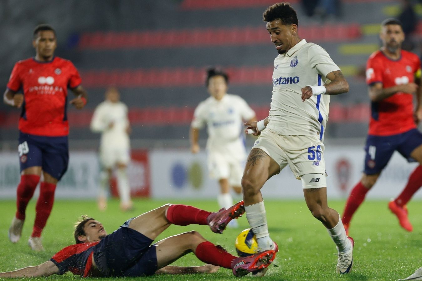 Momento do jogo em Oliveira de Azeméis - Foto: FC Porto