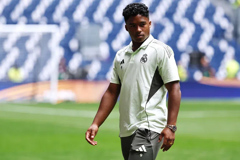 Dragão cega rivais com pérola Ferreira!