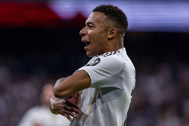 Mbappé a celebrar o golo no «El Clásico»