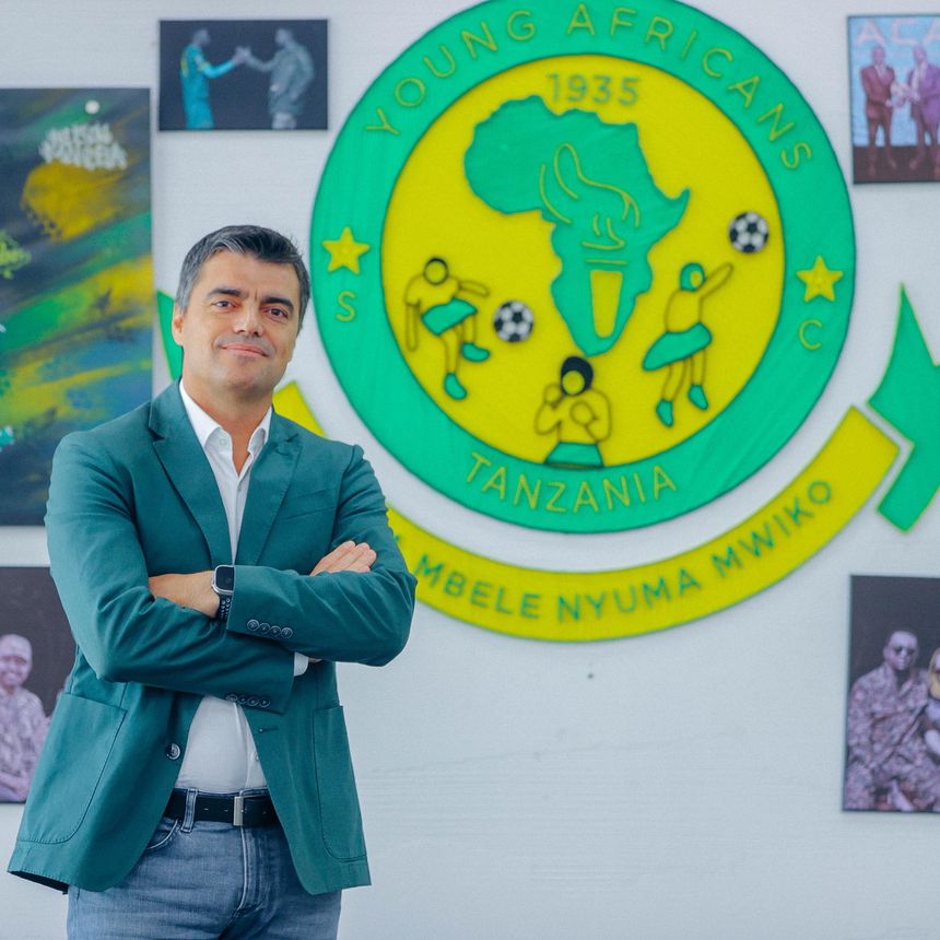 Pedro Gonçalves na apresentação como treinador do Young Africans, da Tanzânia