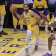 Base dos Lakers afastado por, pelo menos, duas semanas