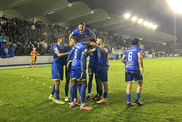 Festejos dos jogadores do Ourense CF frente ao Real Oviedo - Foto: Ourense CF