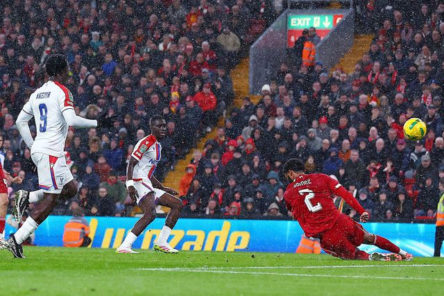 Taça da Liga inglesa: crise do Liverpool não tem fim