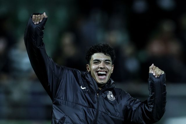 João Simões sobe na hierarquia dos médios e vai ombrear com Morita a titularidade - Foto: SPORTING CP