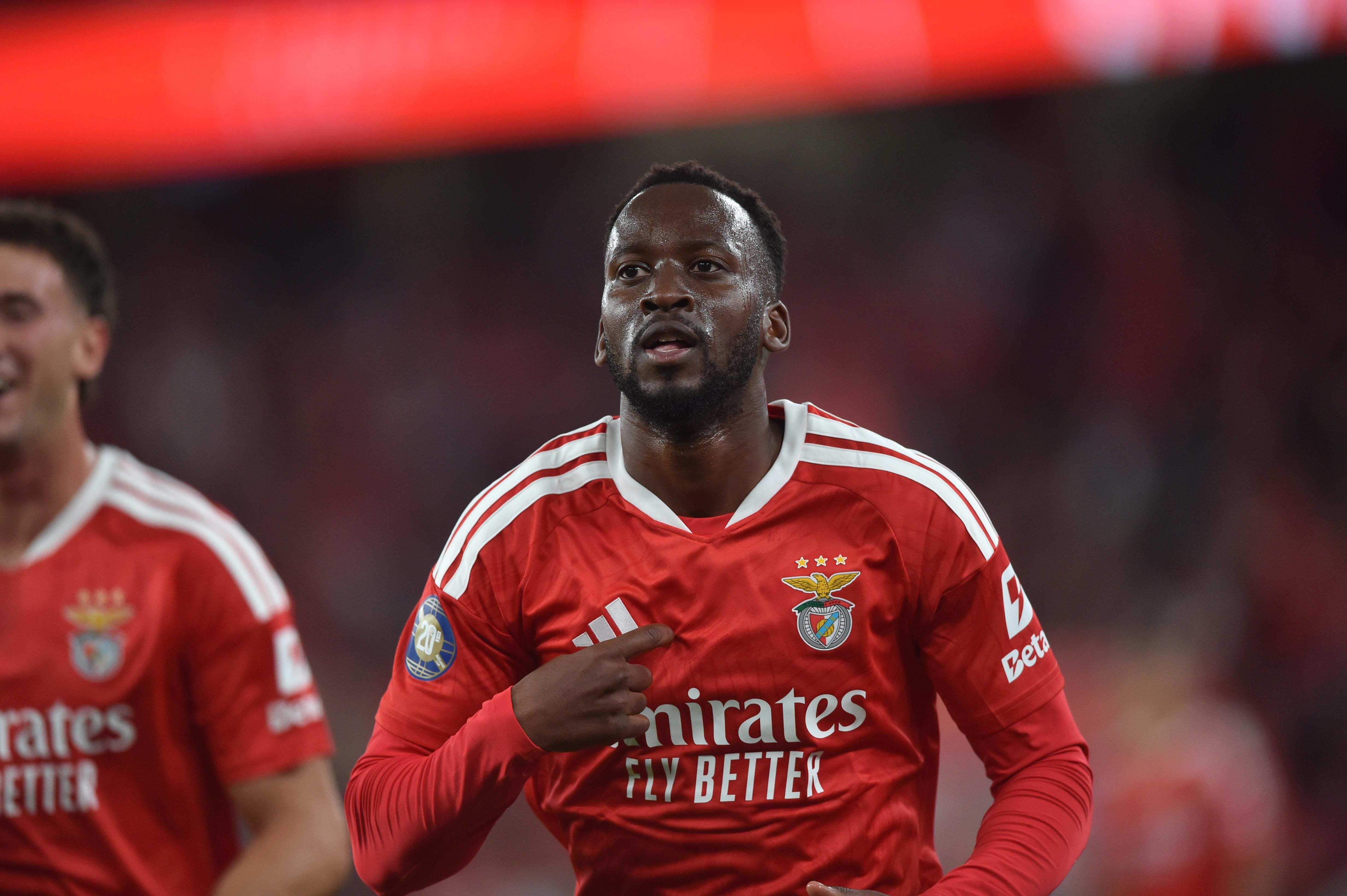 Lukebakio marcou de bicicleta no Benfica-Gil Vicente - Foto: Miguel Nunes