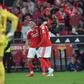 Sudakov a festejar com Lukebakio no Benfica-Gil Vicente - Foto: Miguel Nunes
