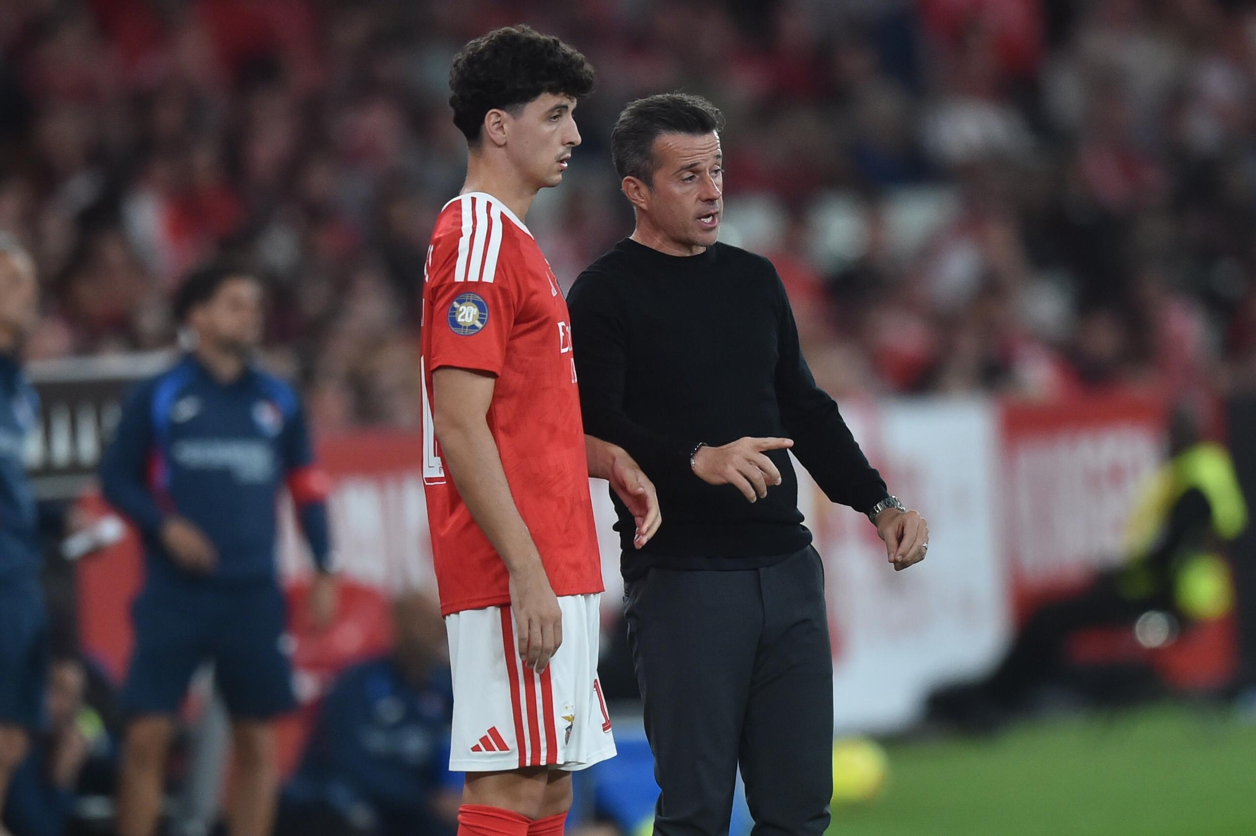Manu Silva a receber indicações de Marco Silva no Benfica-Gil Vicente - Foto: Miguel Nunes