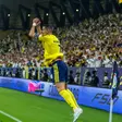 Cristiano Ronaldo marcou três golos na vitória do Al Nassr sobre o Al Kholood, por 5-3
