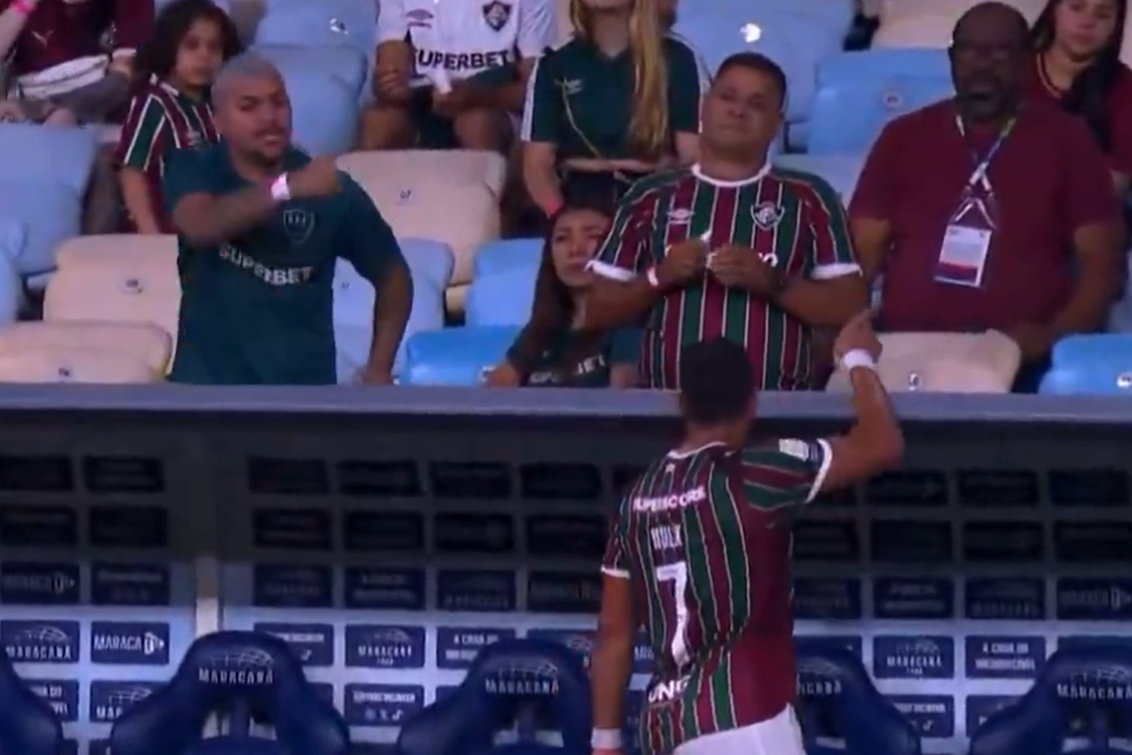 Momento da discussão entre Hulk e adepto do Fluminense