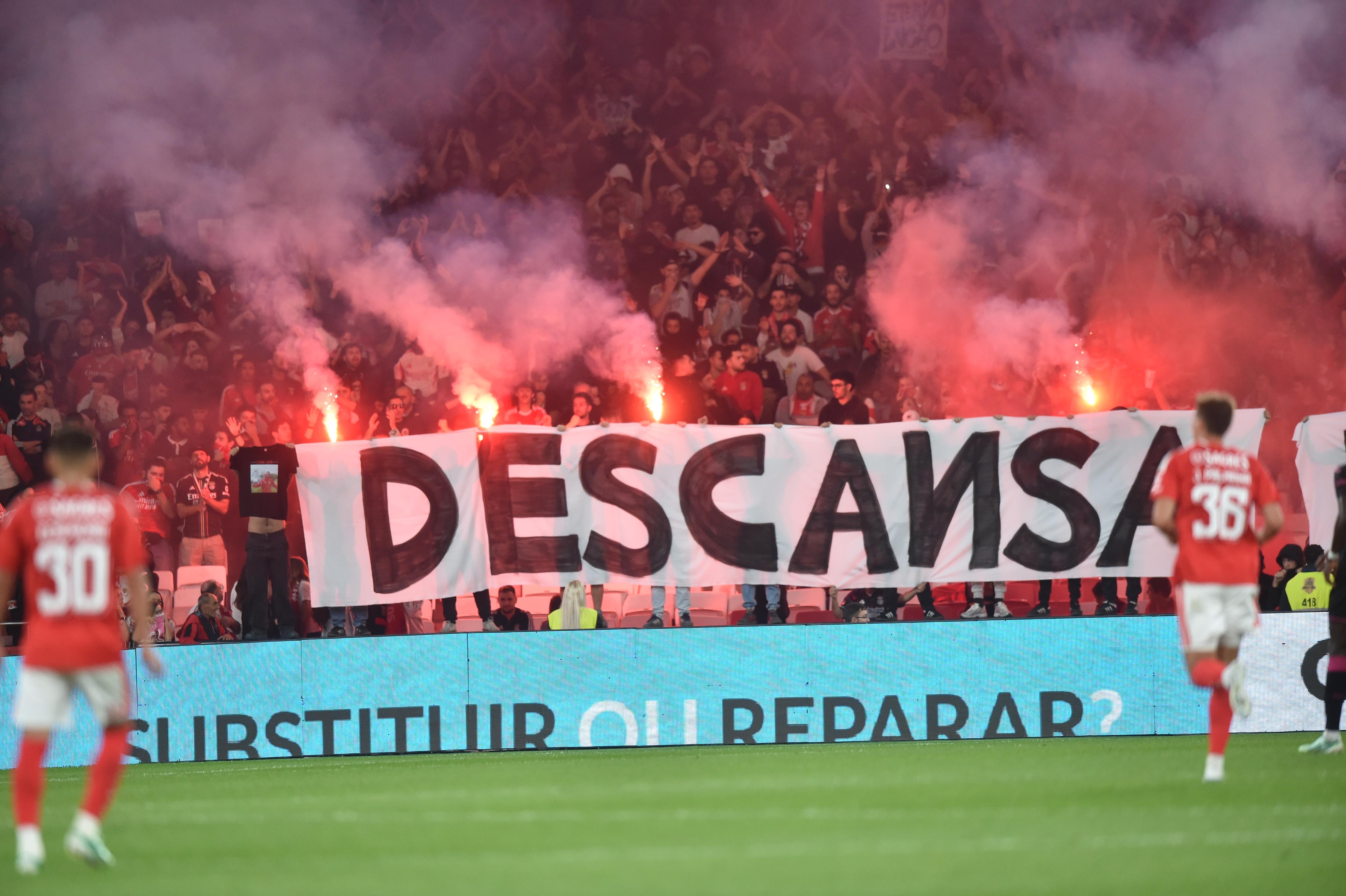 Dedicatória de adeptos no Benfica-Gil Vicente - Foto: Miguel Nunes