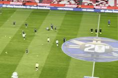 Benfica e Gil Vicente aquecem perante bancadas 'despidas'