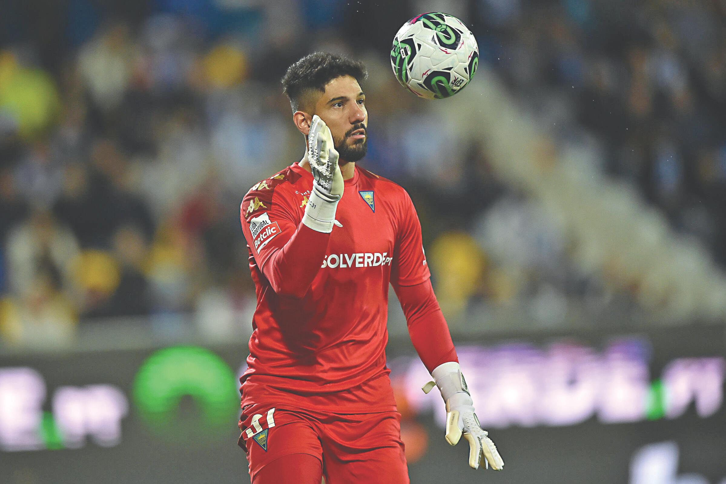 Marcelo Carné foi herói no Estádio do Dragão ao serviço do Estoril